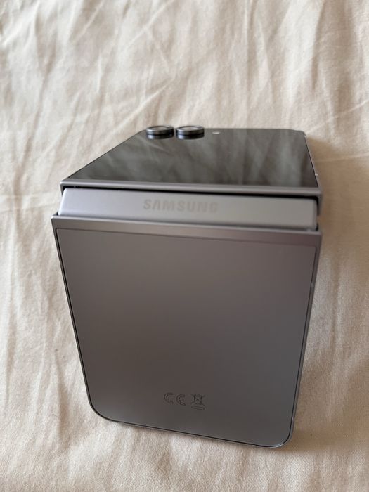 SAMSUNG Galaxy Flip 6