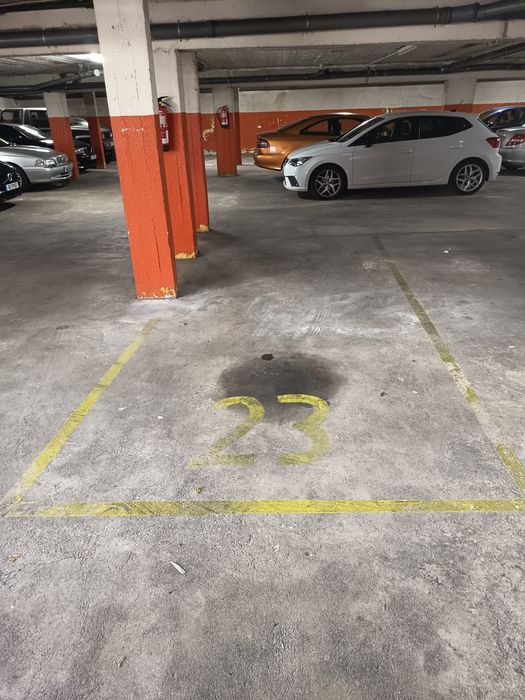 Lugar de Garagem á Churrasqueira de S. Mamede Infesta