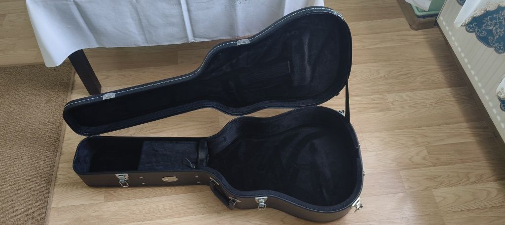 Futerał na gitarę akustyczną
