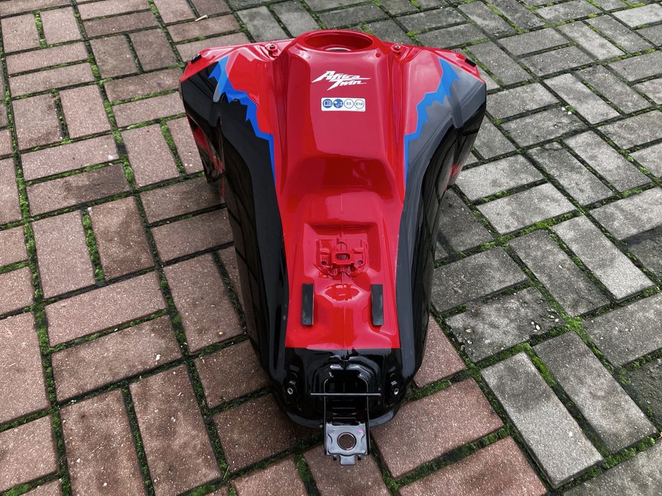 Uszkodzony Zbiornik paliwa bak Honda CRF1100 Africa Twin