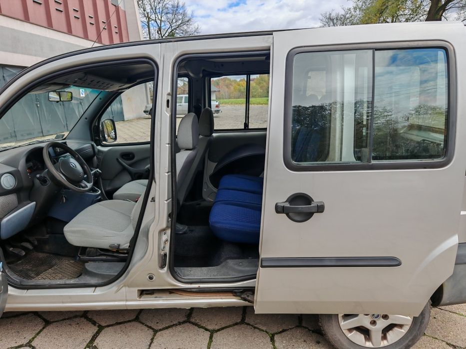 Samochód Fiat doblo