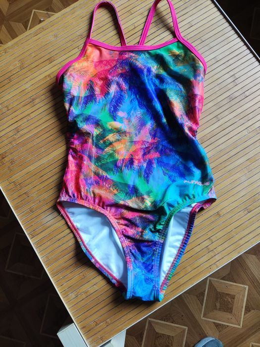 Продам купальник arena