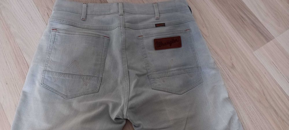 Spodnie jeansowe Wrangler
