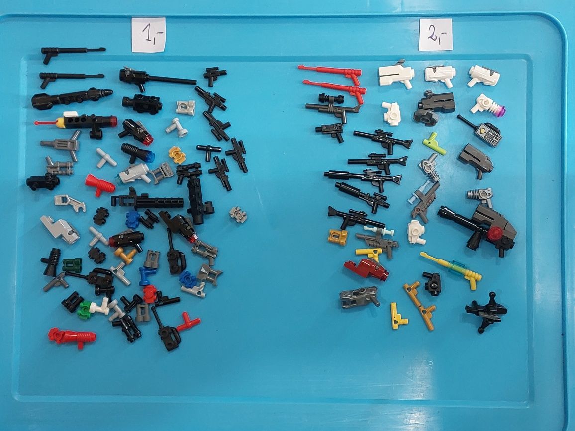 Lego elementy -bronie i inne.