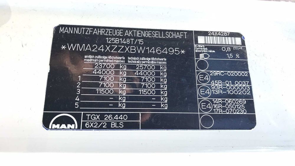 Сідельний тягач MAN TGX26.440 під самоскид самосвальний полуприцеп 6х2
