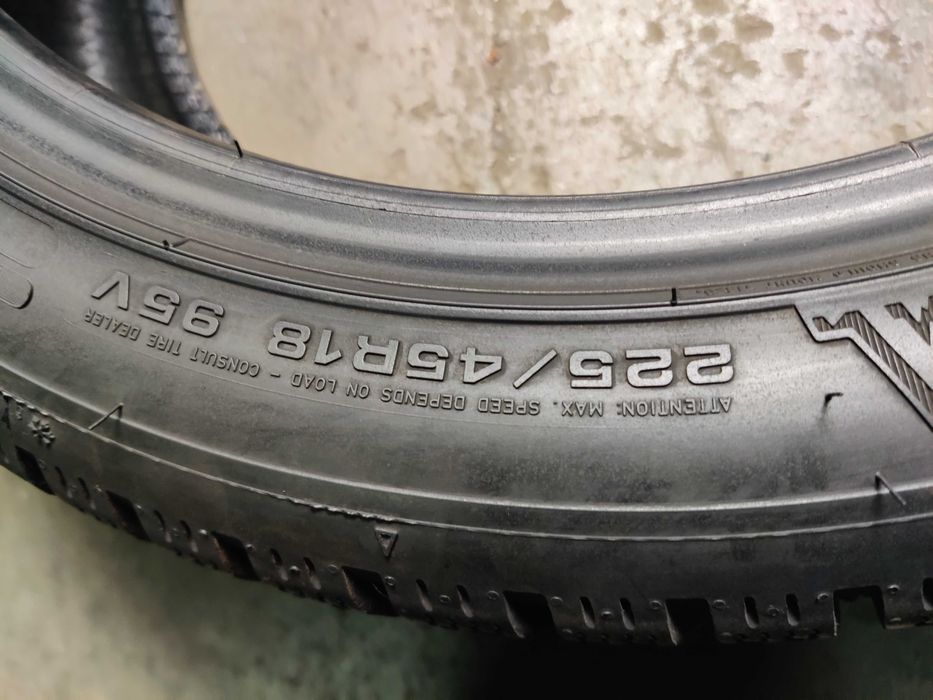 R18 225/45 зимові шини в ідеалі Dunlop WinterSport5
