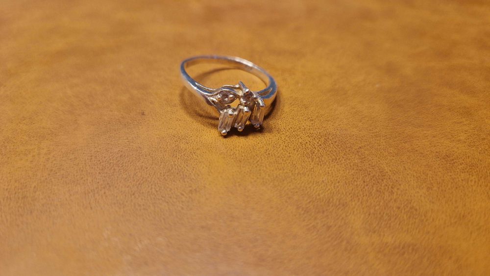 Pierścionek srebrny 925.