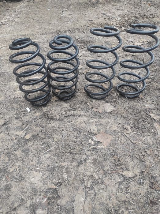 Пружини Зафіра А зад перед