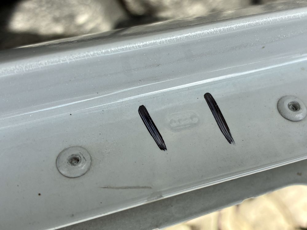 Blotnik przedni lewy bez rdzy bialy AUDI A4 B8 FL lift 12-16 oryginal