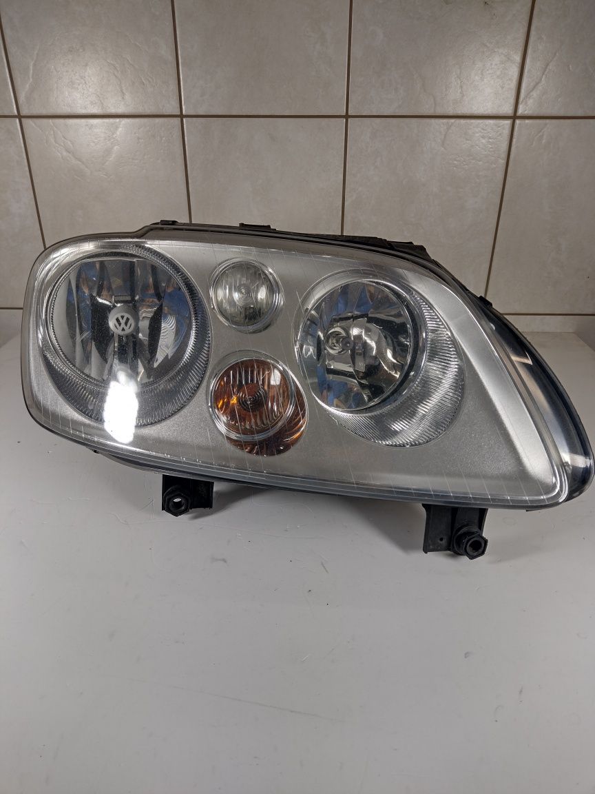 VW Touran I lampa reflektor Europa oryginał kompletna prawy przód