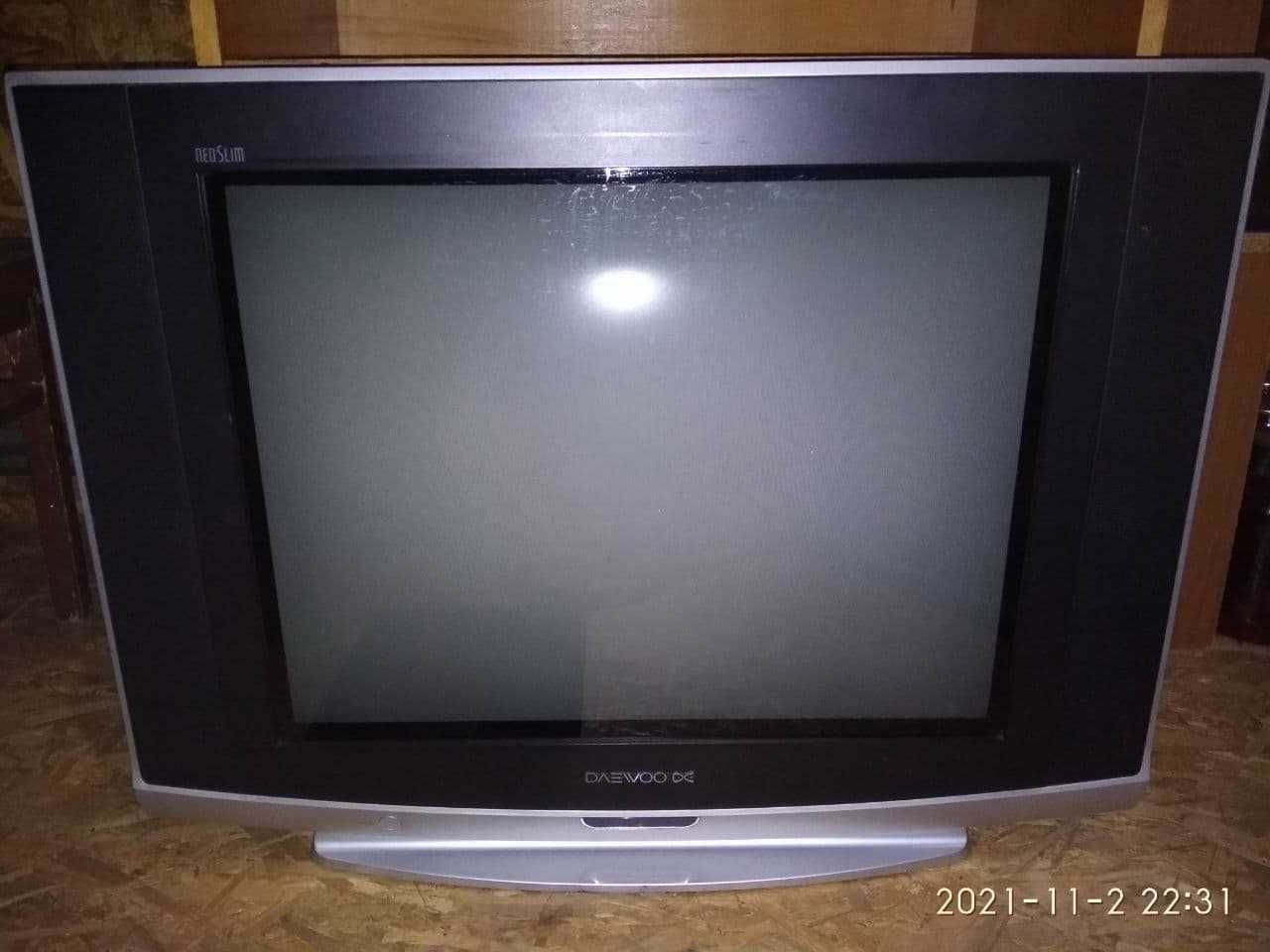 Телевизор Daewoo ДЕУ 29" дюймов KR2930-MT, РАЗМАГНИЧЕНЫЙ ЭКРАН!