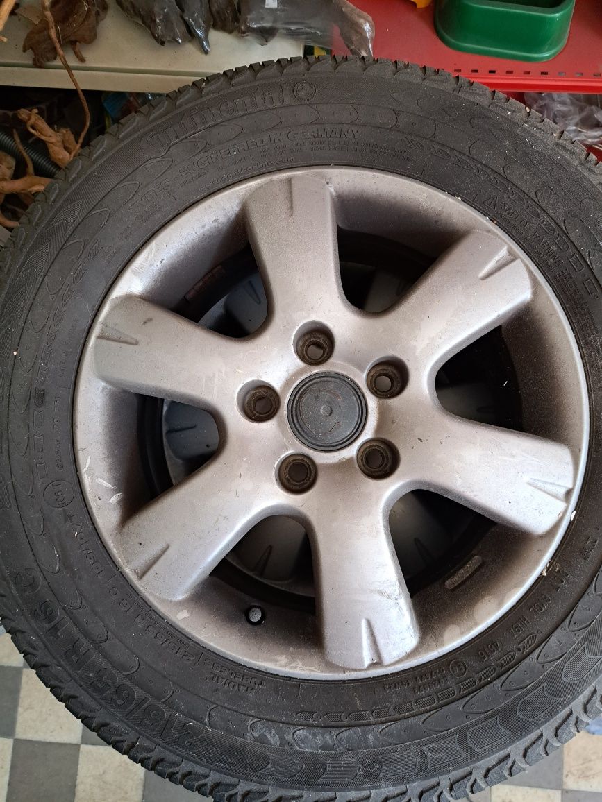 Sprzedam felgi z oponami do busa VW t5 t6 letnie