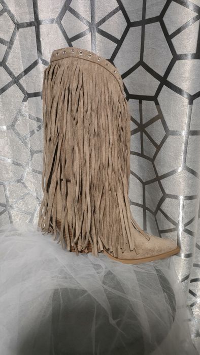 Piękne kowbojki rozmiar 39