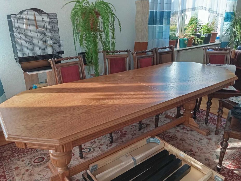 Stół dębowy i 10 krzeseł