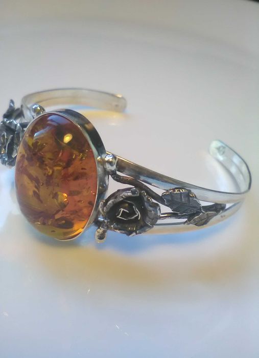 Bransoletka srebrna z bursztynem Bałtyckim