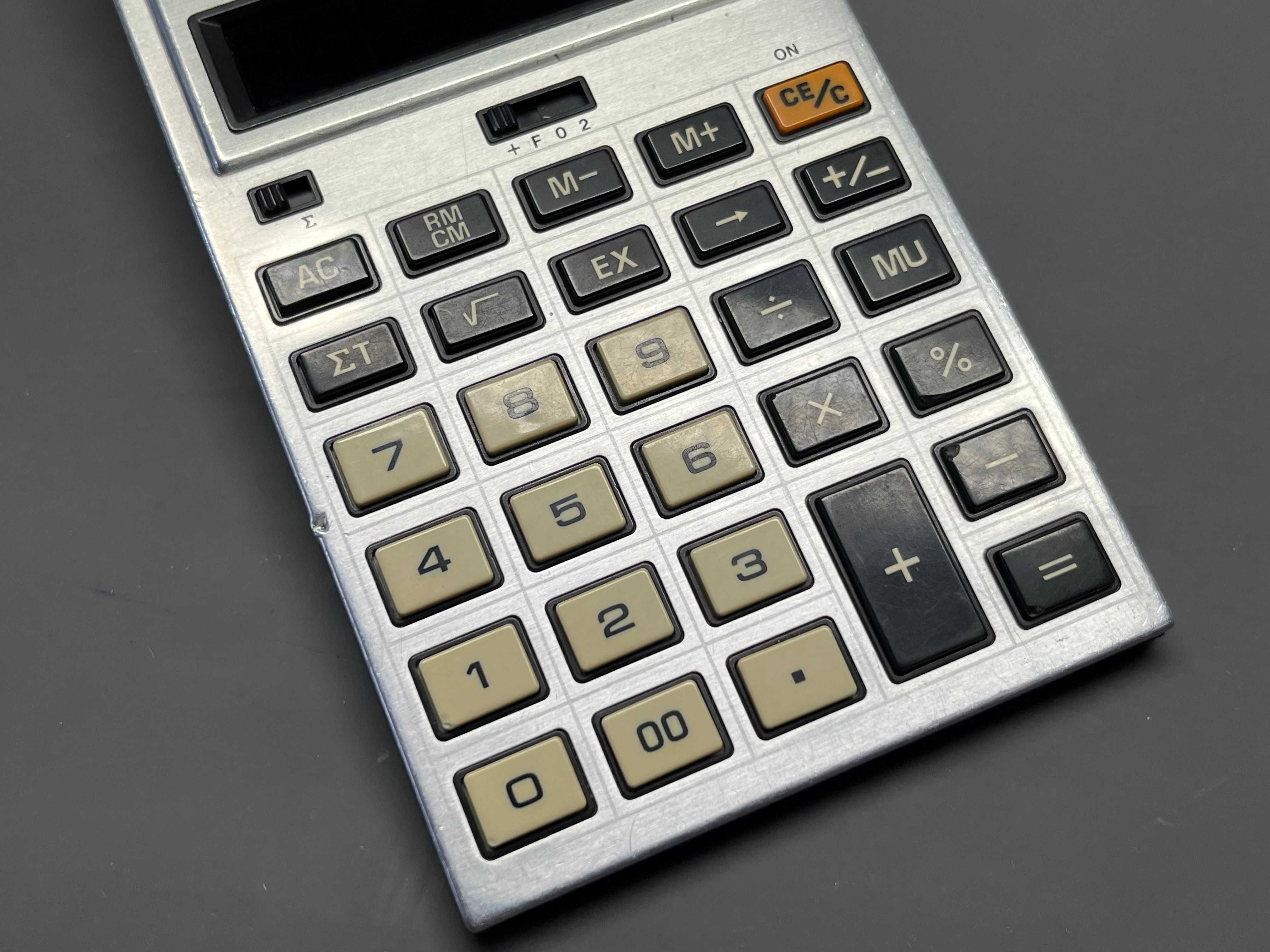 Stary kalkulator MBO