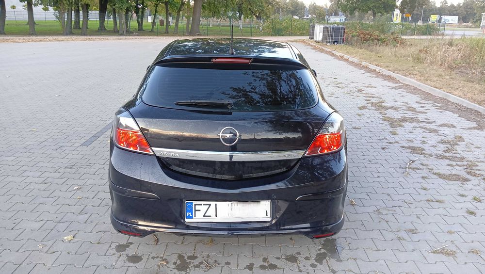 Opel Astra H GTC