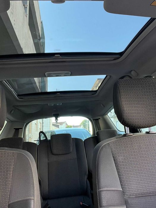 Renault granscenic 2010