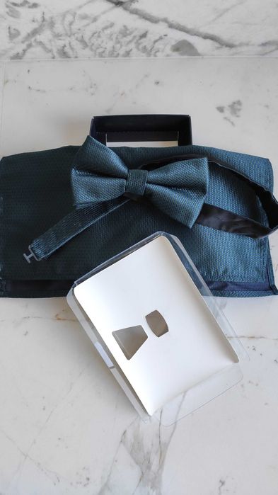 Muszka, mucha, elegancka, butelkowa zieleń, zielona, uroczysta