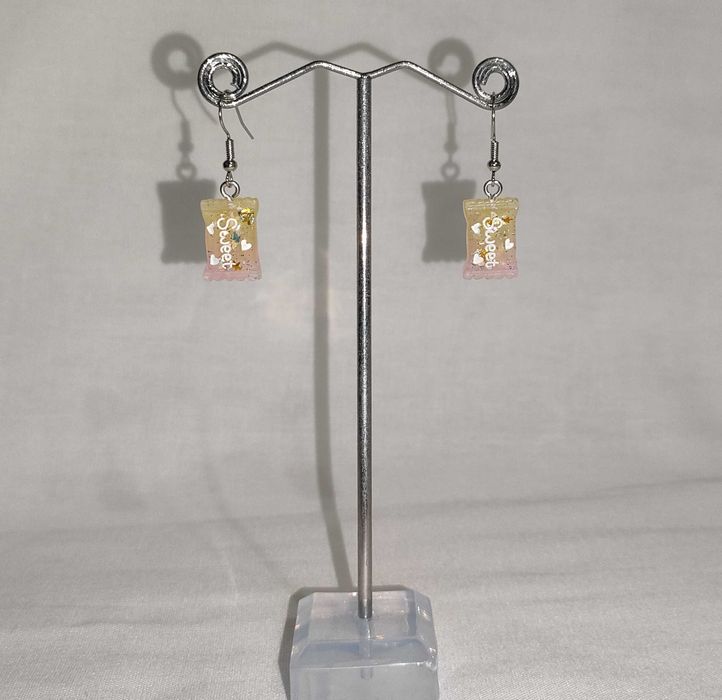 K144 Kolczyki wiszące Cukierki z napisem Sweet Handmade