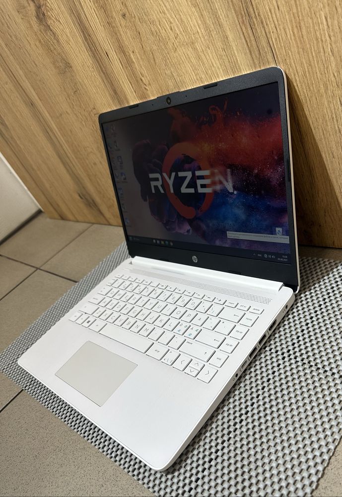 Ноутбук HP 14 AMD 3020e 4/64 gb