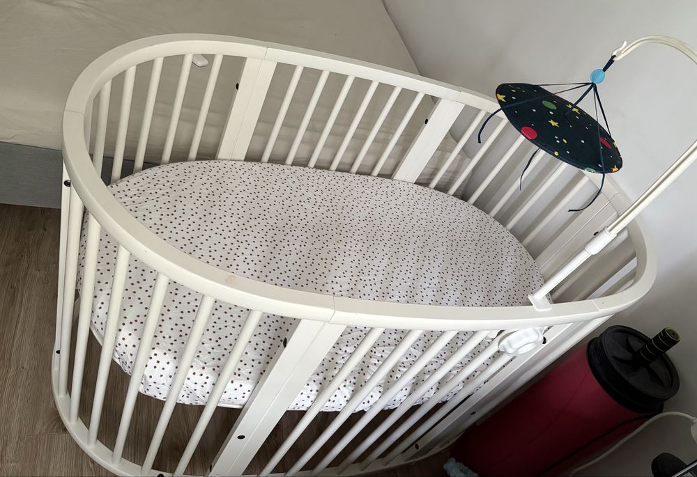 kózeczko Stokke Sleepi (Mini + Rozszerzenie) biale + materacy