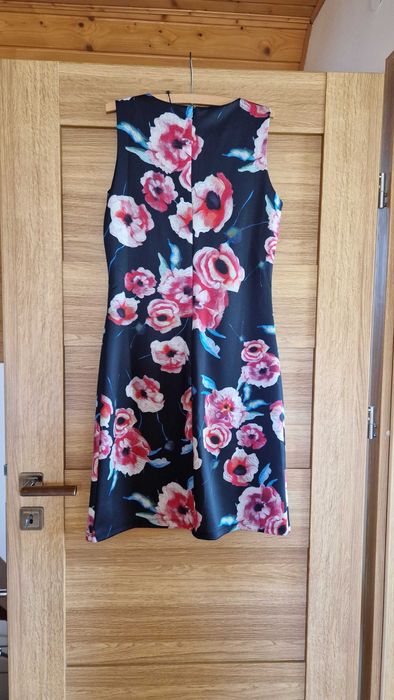 Czarna sukienka w kwiaty na wesele Smashed Lemon - nowa M 38