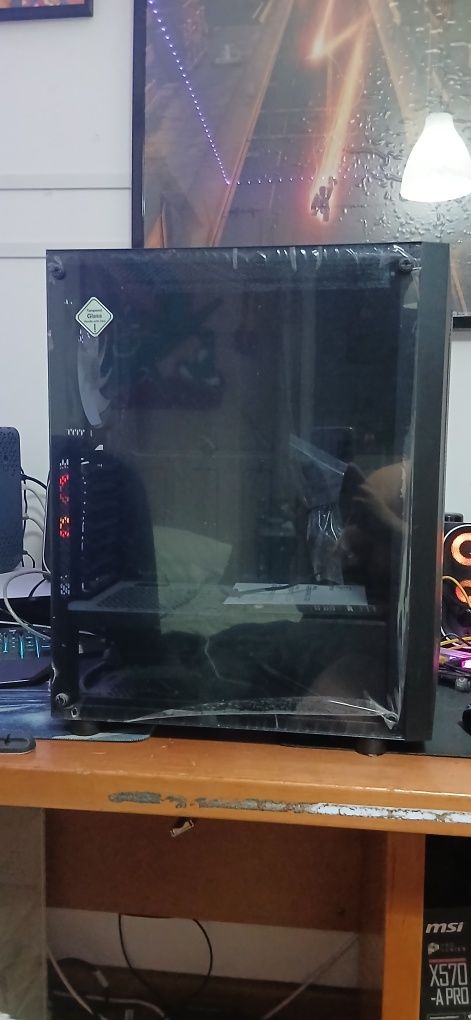 PC MSI Mag Vampiric 100R – COMO NOVO, SEM USO