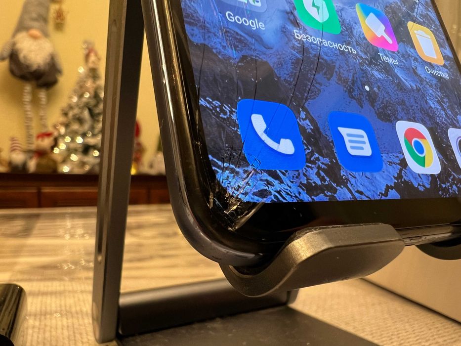 Redmi note 9 PRO 128gb Телефон з невеликою тріщиною на екрані