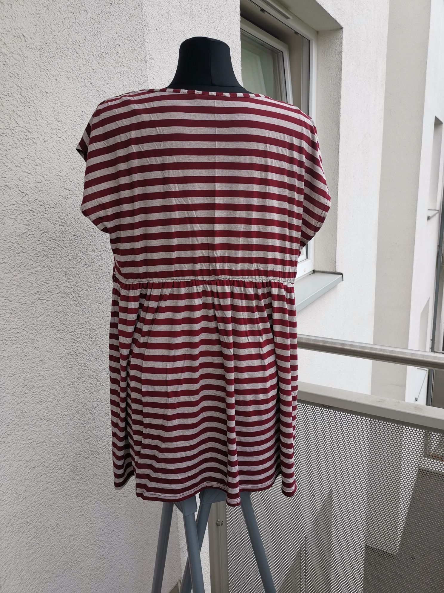 New Look, tunika w paski z fikuśnym dekoltem.