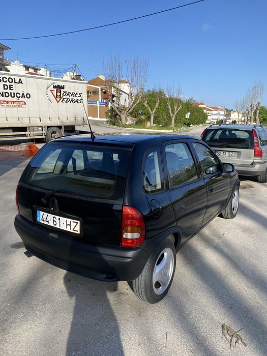 Opel Corsa 1.5 TD, Isuzu, 5 lugares de 1997
