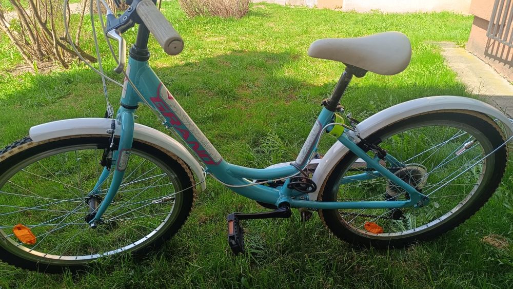 Cena weekendowa Rower Grand 24 dla dziewczynki