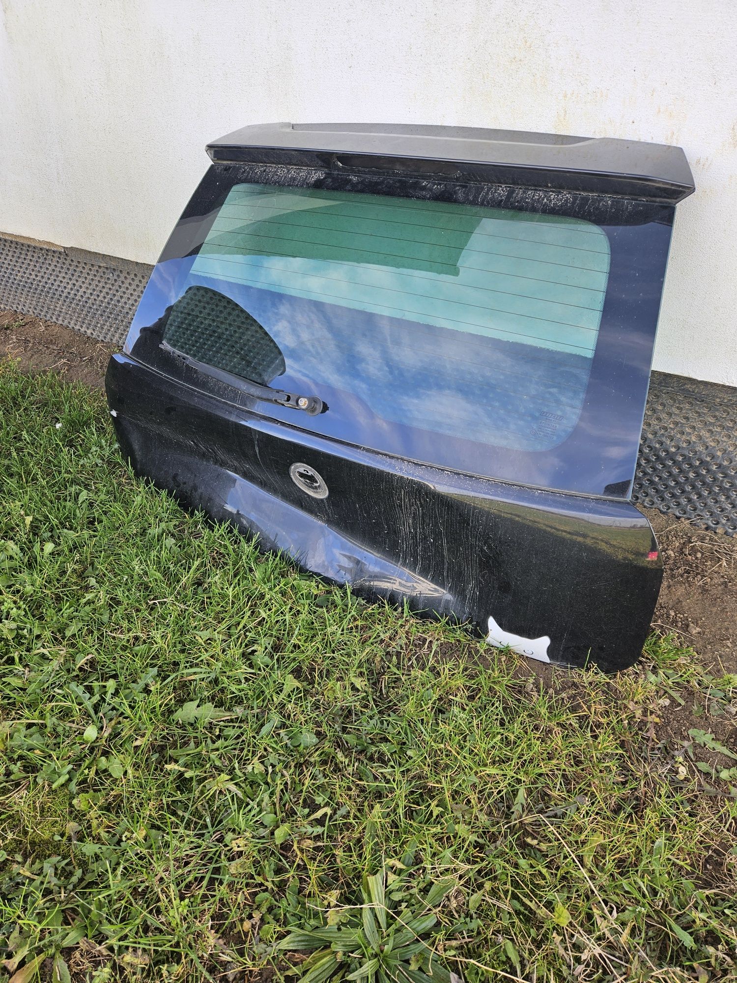 Uszkodzona klapa tylnia Fiat Punto