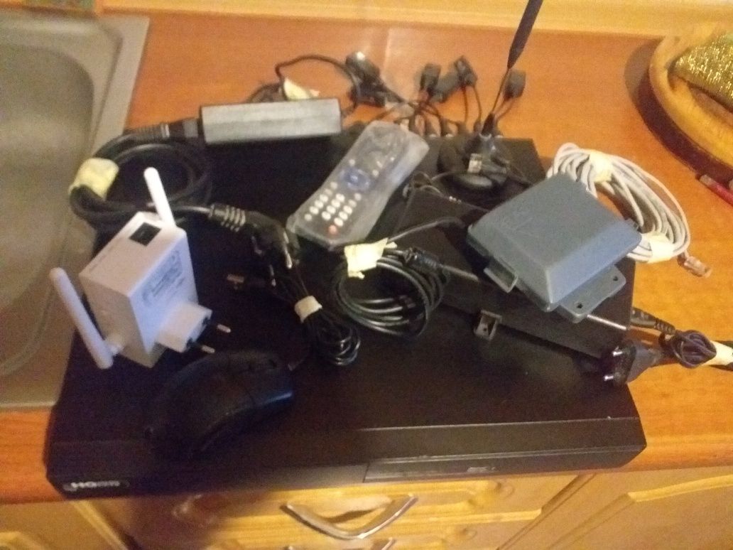 Rejestrator Turbo monitoring +Monitor LG 21,5" +Wzmacniacz Wifi  ...