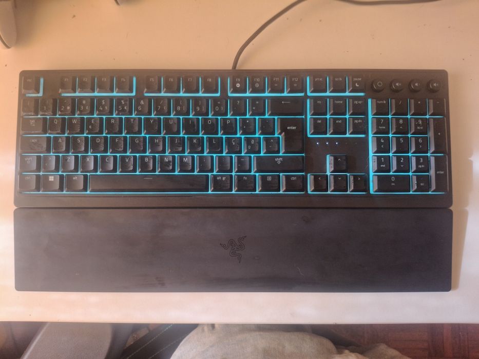 Teclado Gaming RAZER Ornata V3 RGB (Membrana - Português - Preto)