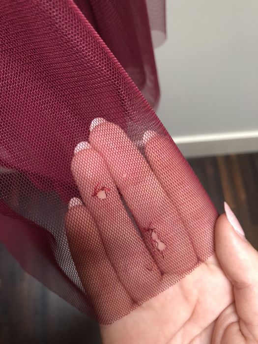 Bordowa sukienka manifesto tiul koronka