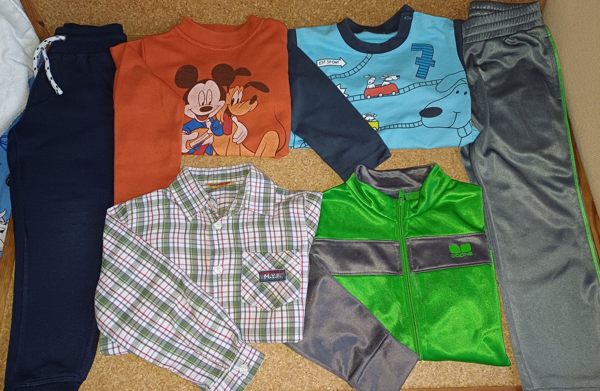 Conjunto/lote de roupa de criança 4/5 anos, 15 peças.