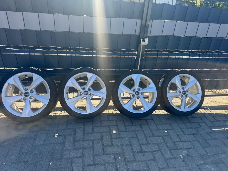 Felgi Audi A3 S3 8Y0 8.0Jx18 ET44 + opony zimowe Bridgestone 225/40/18