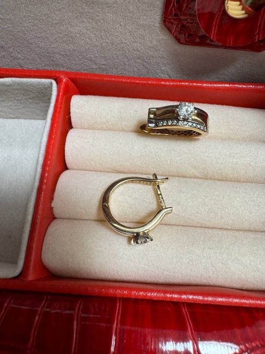 Серьги золотые, вес 4.05 г.