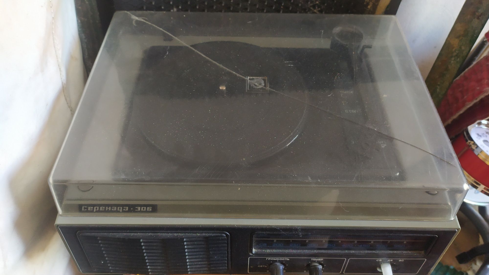 Stary adapter , gramofon rosyjski z radiem