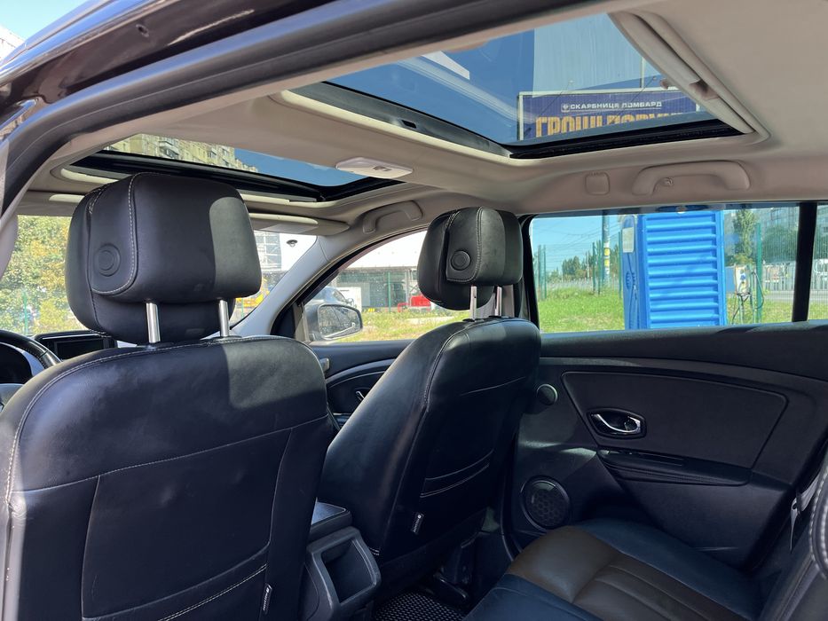 Продам авто в чудовому технічному стіні ,  деталі за телефоном !!