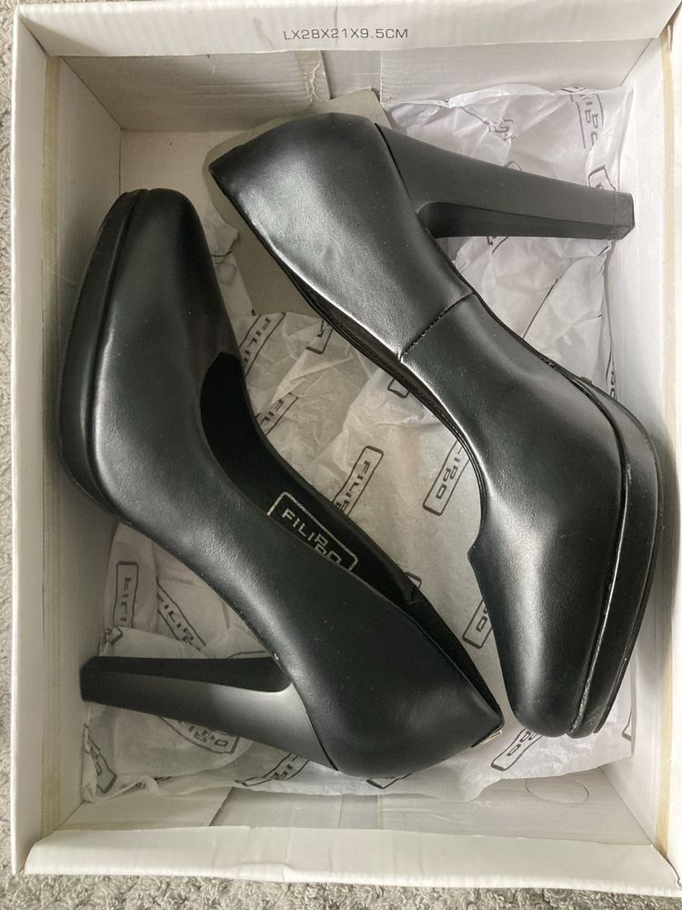 Buty Filippo na obcasie
