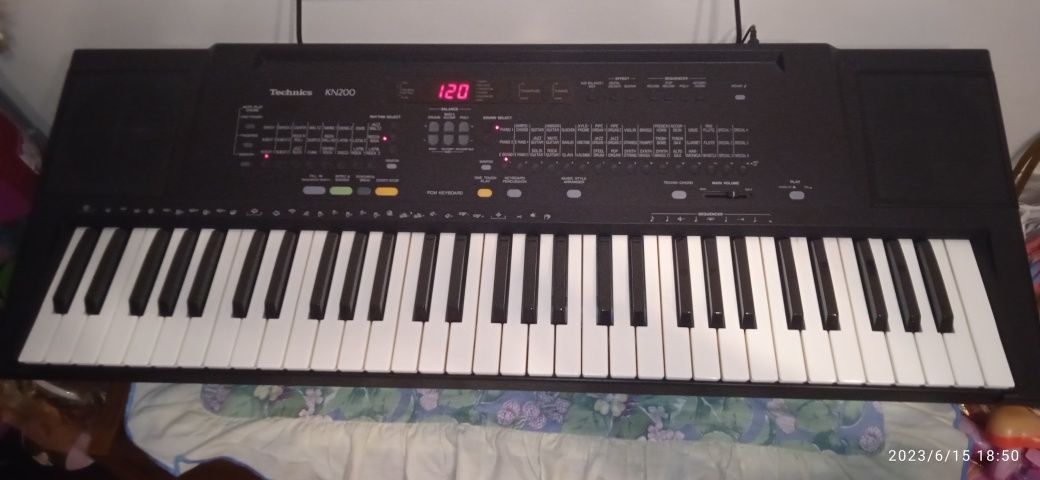 Piano órgão  tecniks