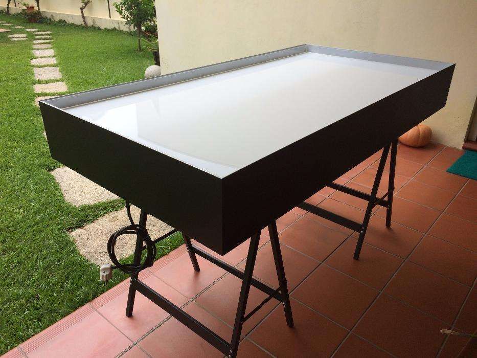 Mesa de luz para exposições