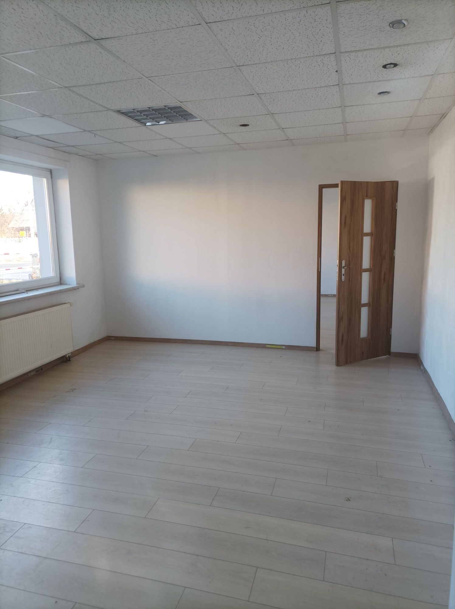 Pomieszczenia biurowo sklepowe magazynowe