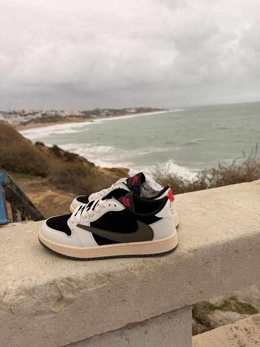 Jordan 1 x Travis Scott