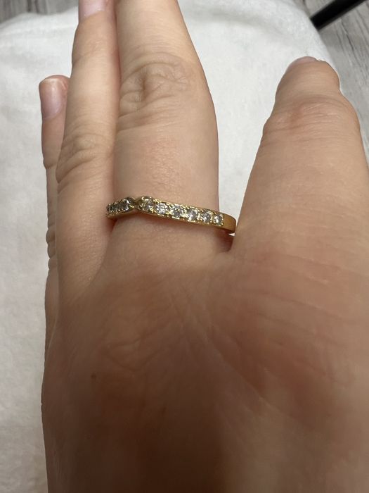 Pierścionek srebro S925 pozłacany cyrkonie kryształki delikatny