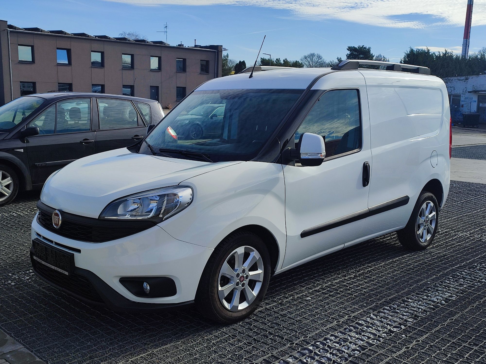 Doblo Como 2.0 JTD 135km 3 osobowy Klima Felgi Navi