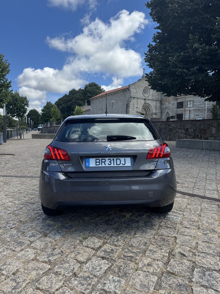 Peugeot 308 1.2 PureTech 130cv – Caixa Automática