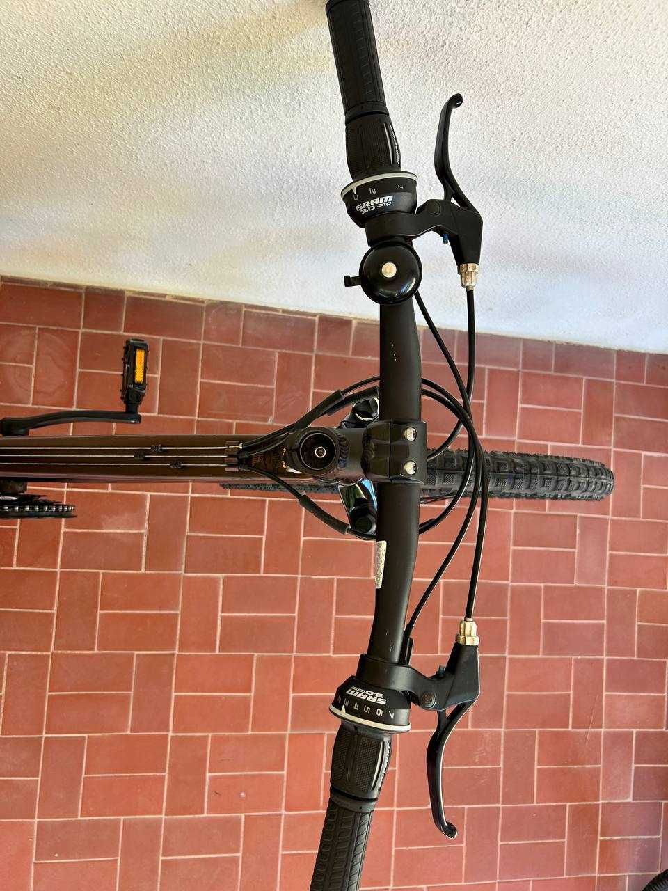 Rockrider 24" MTB – bicicleta juvenil (alumínio, travões de disco)